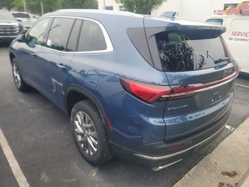 Used 2025 Buick Enclave Preferred FWD image 5