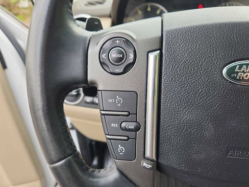 Used 2016 Land Rover LR4 AWD/4WD image 21