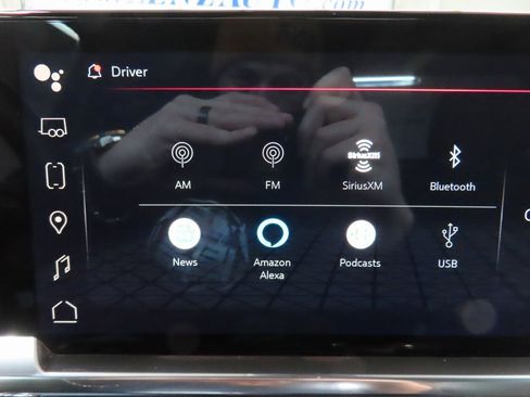 Used 2024 GMC Sierra 3500 SLE w/ SLE Convenience Package image 17