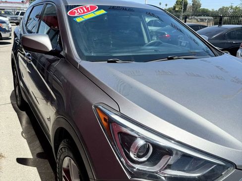Used 2017 Hyundai Santa Fe Sport image 3