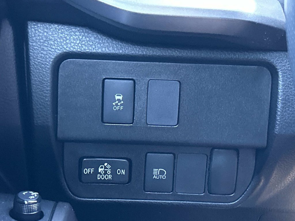 Used 2021 Toyota Tacoma SR5 RWD image 23