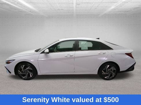 Used 2025 Hyundai Elantra SEL FWD image 4