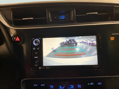 Used 2018 Toyota Corolla iM image 15