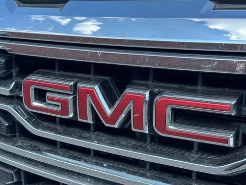 Used 2025 GMC Sierra 1500 SLT AWD/4WD image 9