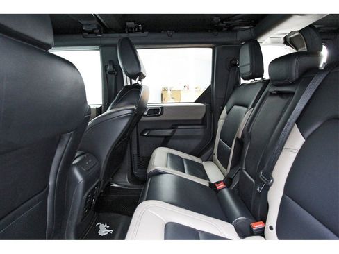 Used 2024 Ford Bronco Wildtrak image 10