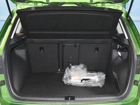 Certified 2025 Volkswagen Taos SE w/ Panoramic Sunroof Package AWD/4WD image 26