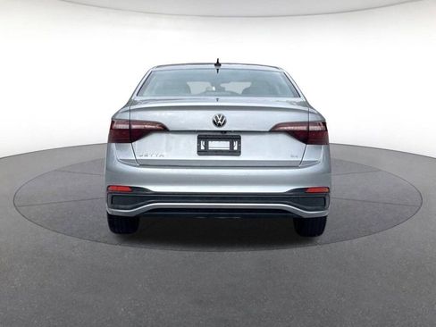 Used 2024 Volkswagen Jetta SE image 21