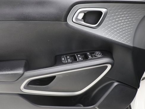 Used 2023 Kia Soul LX w/ Option Group 015 image 14