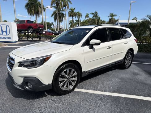 Used 2019 Subaru Outback 2.5i Touring AWD/4WD image 4