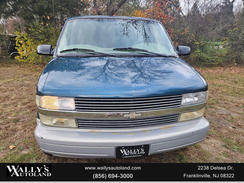 Used 1999 Chevrolet Astro AWD Passenger image 3