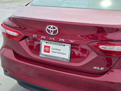 Used 2018 Toyota Camry XLE FWD image 15