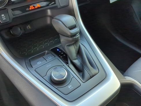 Certified 2025 Toyota RAV4 XLE image 22