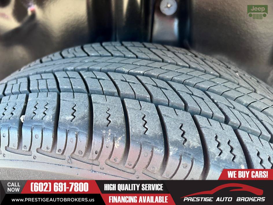 Used 2015 Jeep Cherokee Latitude w/ Comfort/Convenience Group FWD image 53