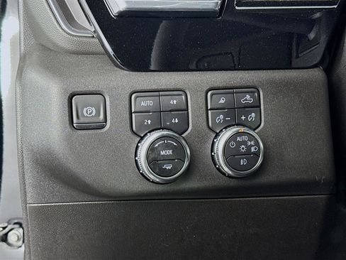 Certified 2025 GMC Sierra 2500 SLT w/ SLT Premium Package image 10