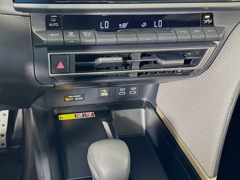Certified 2026 Toyota Camry SE w/ Convenience Package FWD image 16