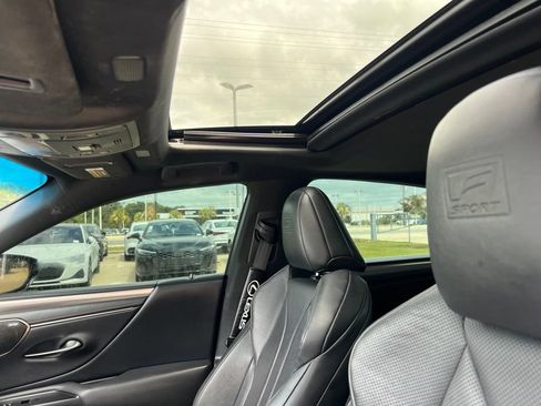 Used 2019 Lexus ES 350 F Sport w/ Accessory Package 2 FWD image 4