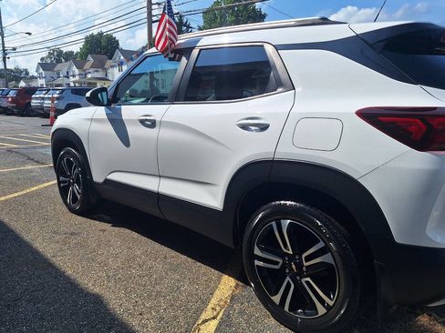 Used 2023 Chevrolet TrailBlazer LT AWD/4WD image 5