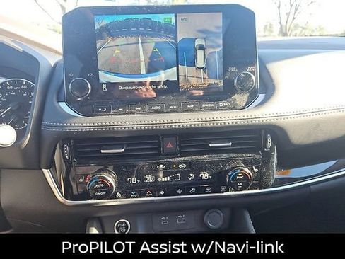 Certified 2023 Nissan Rogue SL w/ SL Premium Package image 17