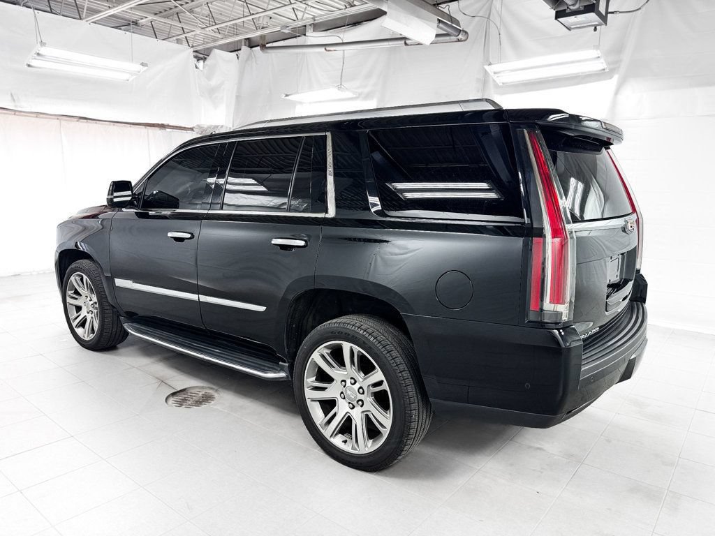 Used 2017 Cadillac Escalade Luxury AWD/4WD image 3