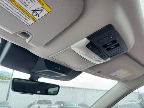 Used 2026 Nissan Pathfinder Platinum w/ Lighting Package FWD image 28