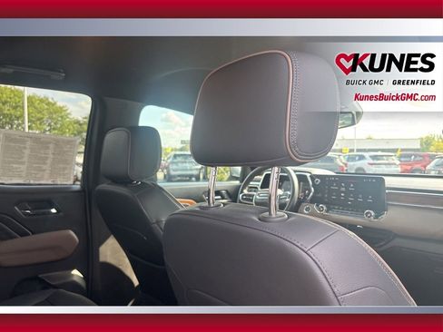 Used 2024 GMC Canyon Denali image 44