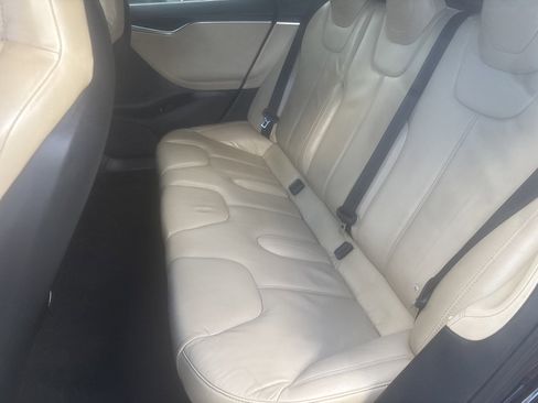 Used 2016 Tesla Model S 70D image 24