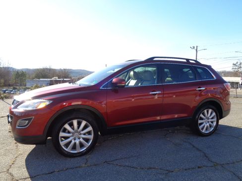 Used 2010 MAZDA CX-9 Grand Touring w/ Moonroof & Bose Audio Pkg image 8