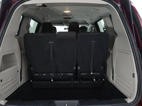 Used 2018 Dodge Grand Caravan SE FWD image 20