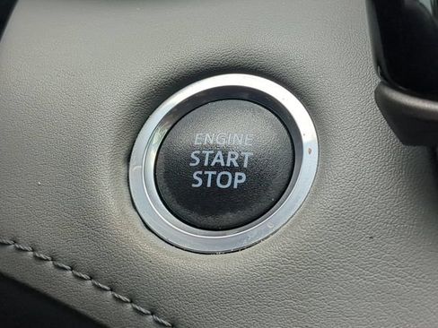 Used 2021 Toyota Highlander XLE FWD image 36