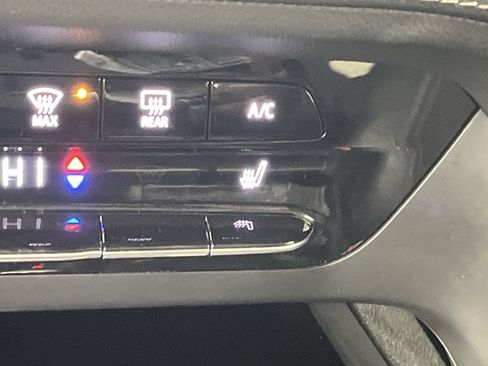 Certified 2023 Buick Envision Preferred w/ Sport Touring Package image 22