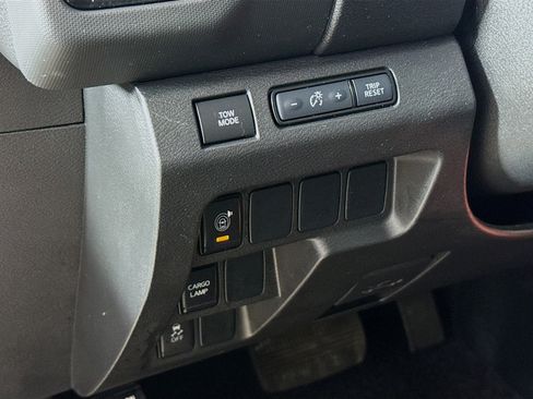 Used 2024 Nissan Frontier Pro-X w/ Technology Package image 9