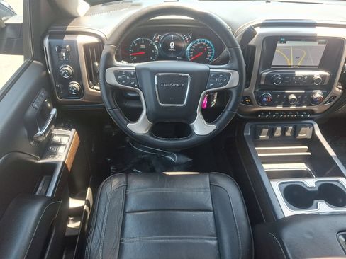 Used 2018 GMC Sierra 1500 Denali w/ Denali Ultimate Package AWD/4WD image 11
