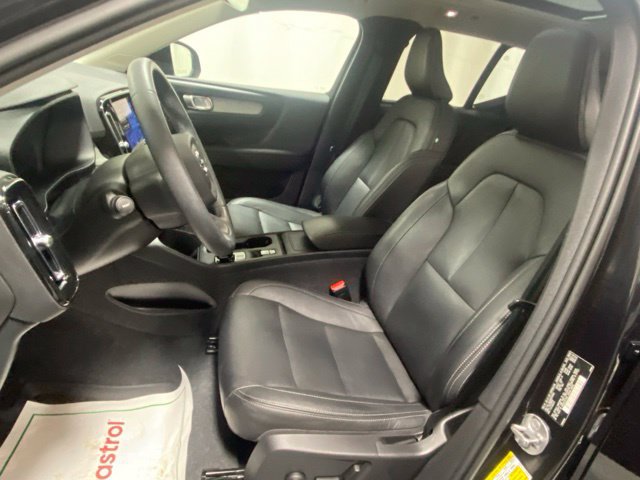 Certified 2024 Volvo XC40 B5 Core AWD/4WD image 11