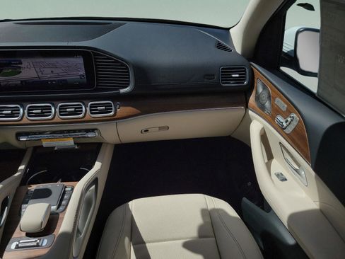 New 2026 Mercedes-Benz GLS 450 4MATIC image 21