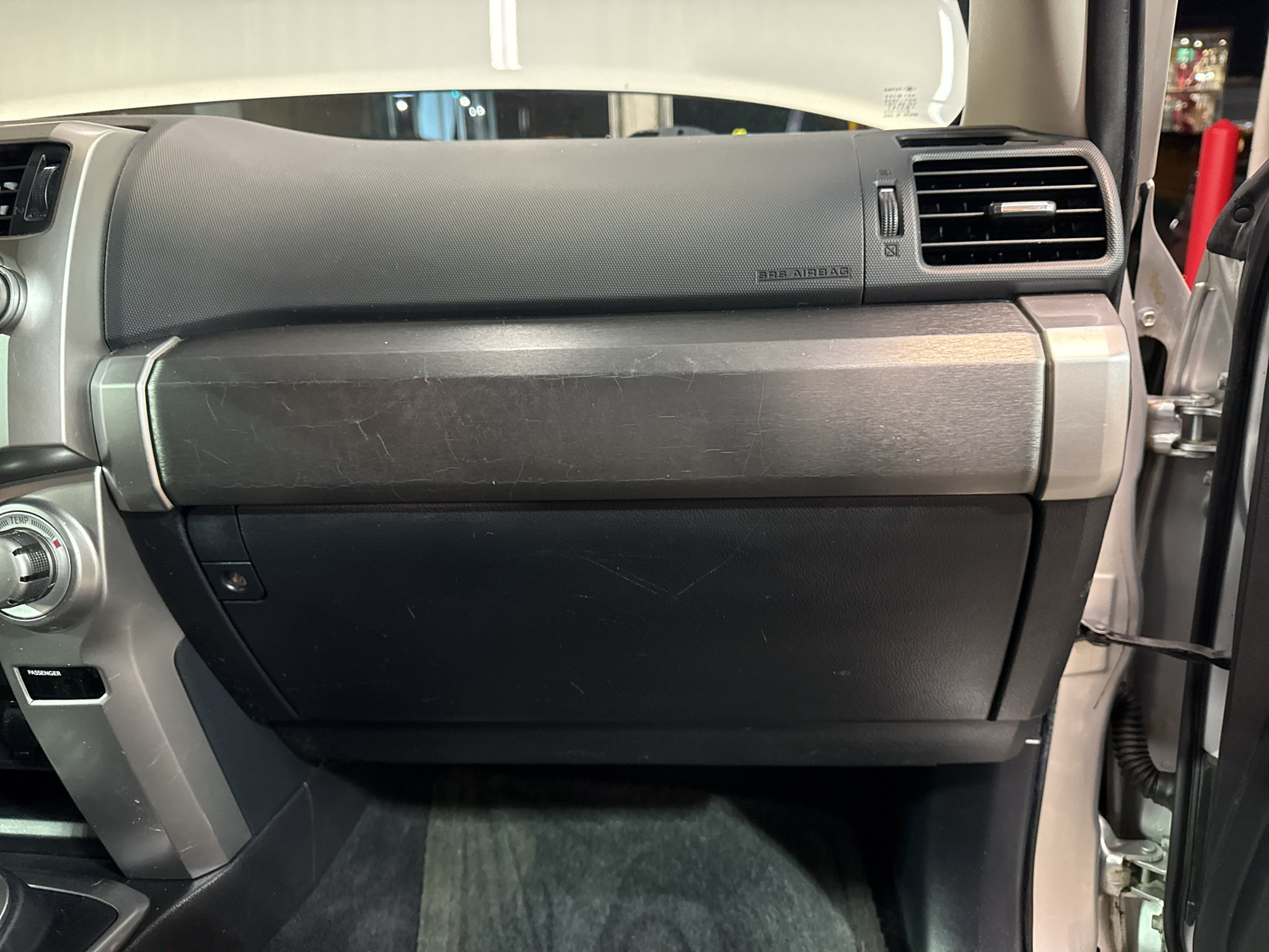 Used 2015 Toyota 4Runner SR5 AWD/4WD image 25
