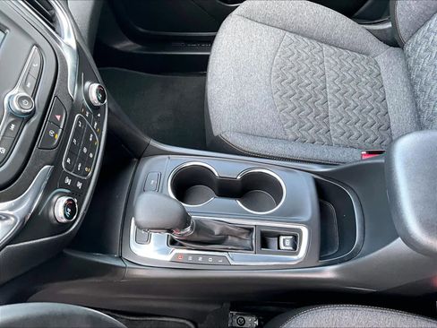 Used 2024 Chevrolet Equinox LT image 19