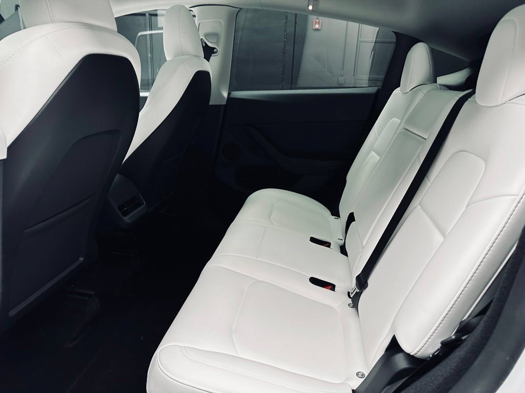 Used 2023 Tesla Model Y Performance AWD/4WD image 22