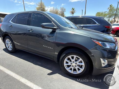 Used 2020 Chevrolet Equinox LT FWD image 2