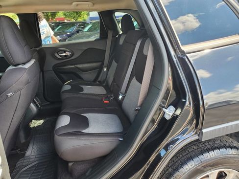 Used 2016 Jeep Cherokee Sport AWD/4WD image 14
