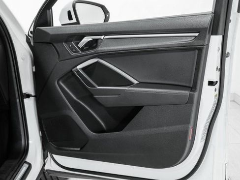 Used 2021 Audi Q3 2.0T Premium w/ Convenience Package image 44