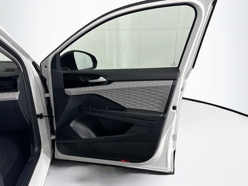 Used 2022 Volkswagen Taos S FWD image 29