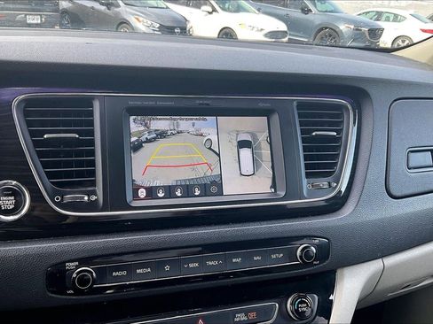 Used 2020 Kia Sedona SX image 17