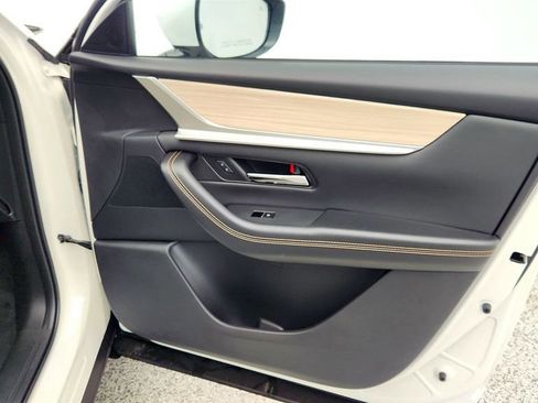 Used 2025 MAZDA CX-90 Plug-In Hybrid w/ Preferred image 24