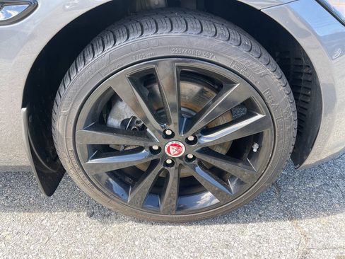 Used 2017 Jaguar XE Prestige AWD/4WD image 35