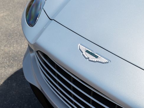 Used 2021 Aston Martin DBX AWD/4WD image 19