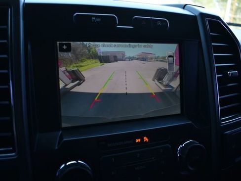 Used 2018 Ford F150 XLT w/ Equipment Group 302A Luxury AWD/4WD image 14