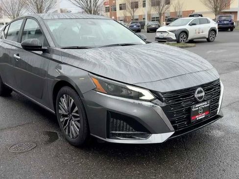 New 2025 Nissan Altima 2.5 SV image 7