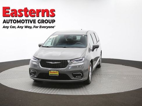 Used 2023 Chrysler Pacifica Touring-L FWD image 54