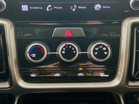 Used 2023 Kia Sorento LX image 15