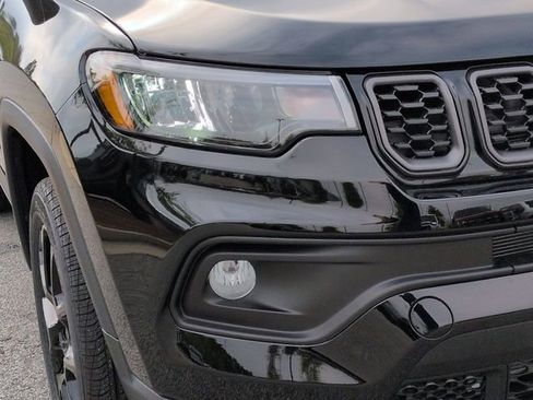 New 2026 Jeep Compass Latitude image 9